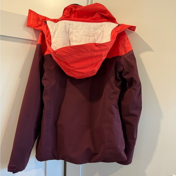 XL HELLY HANSEN LADIES MOTIONISTA LIFALOFT JACKET - wild rose color - Picture 2 of 9